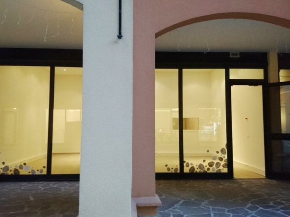 vitrines-moyen--1655454916.jpg